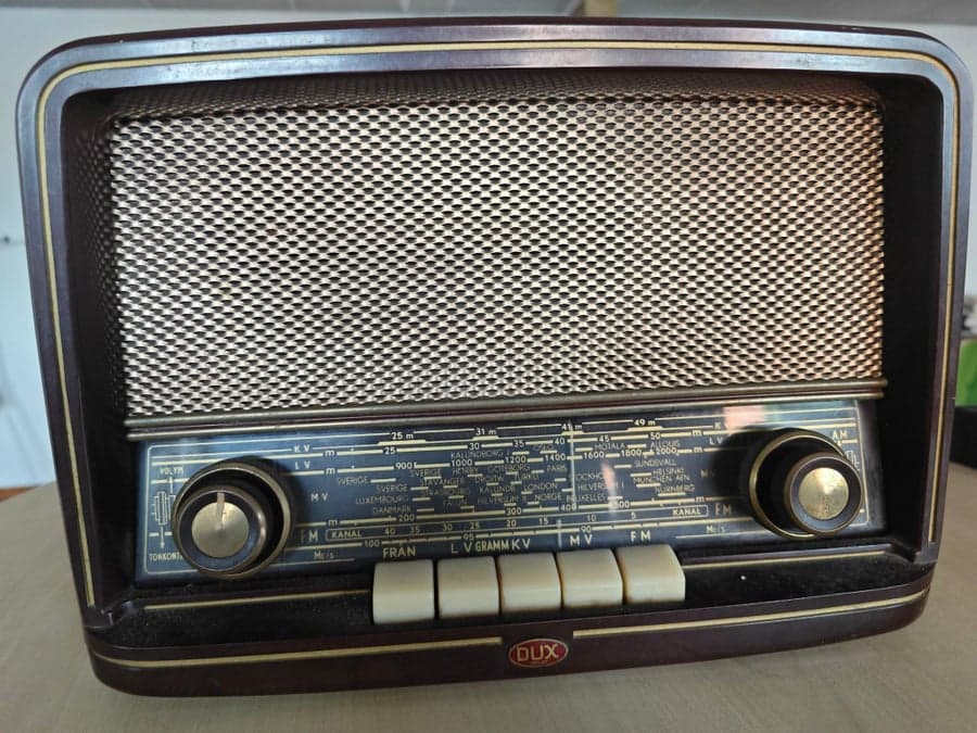 Rörradio från Dux